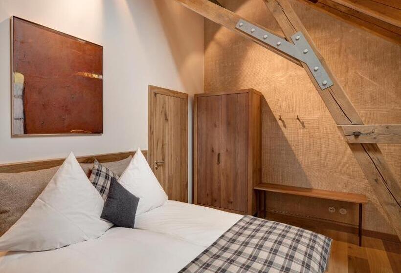 Номер Basic, Almrefugio