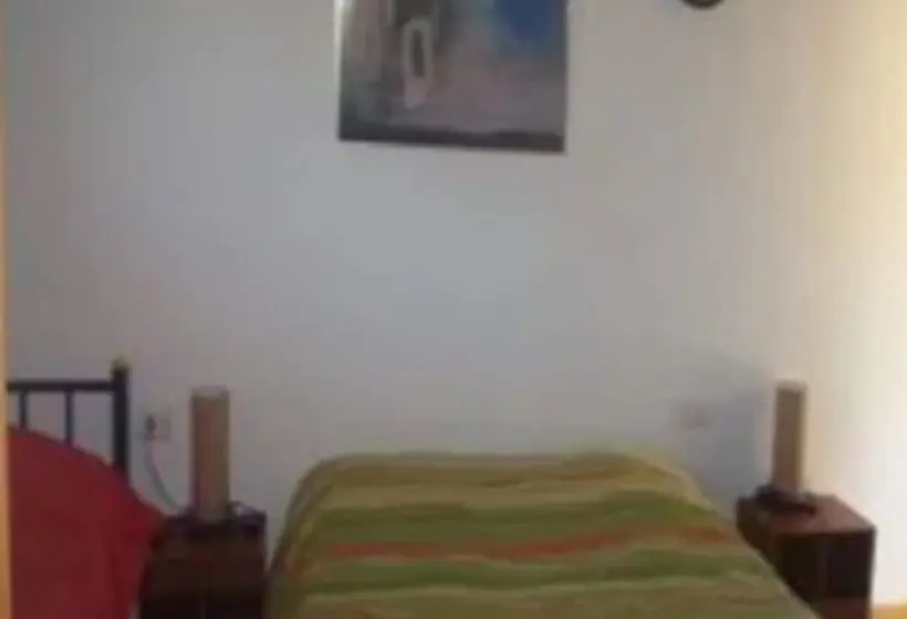 اتاق استاندارد سه نفره, Atavai