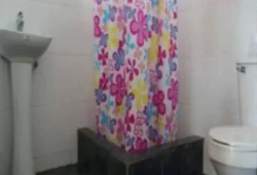 اتاق استاندارد سه نفره, Atavai