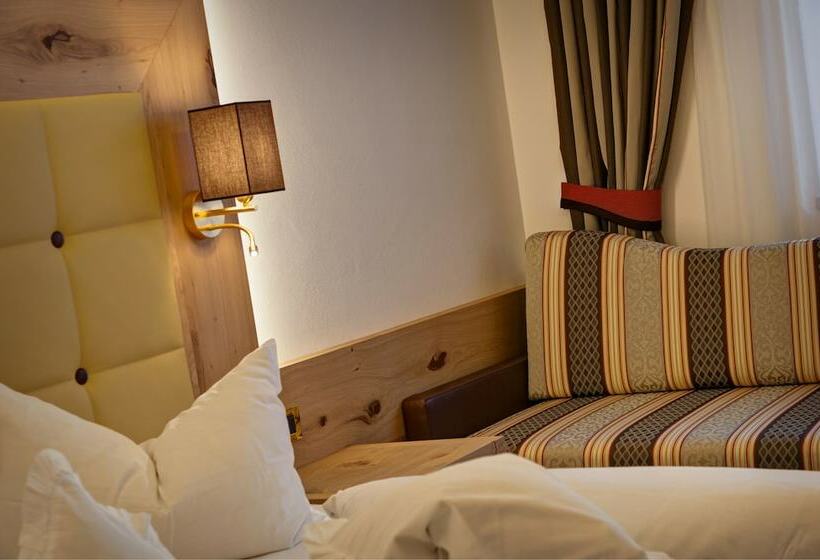 اتاق استاندارد با بالکن, Freina Mountain Lifestyle