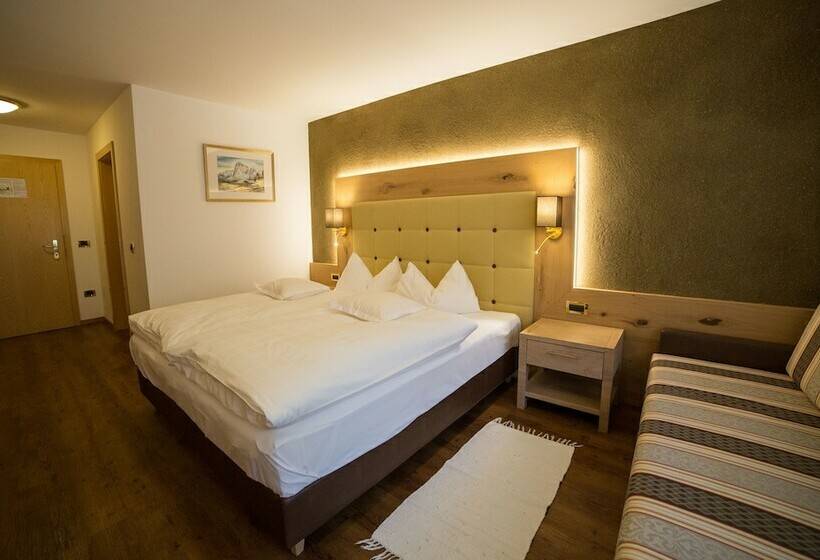 اتاق استاندارد با بالکن, Freina Mountain Lifestyle