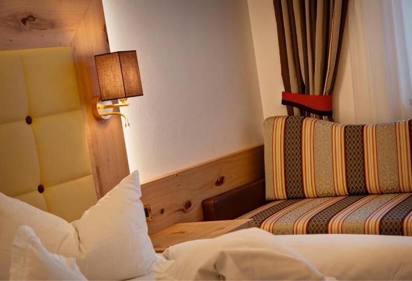 اتاق استاندارد با بالکن, Freina Mountain Lifestyle