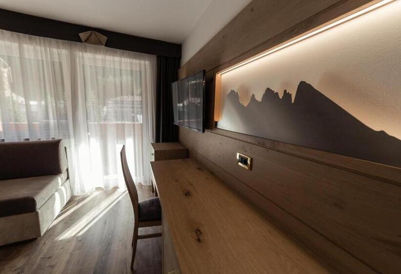 اتاق استاندارد با بالکن, Freina Mountain Lifestyle