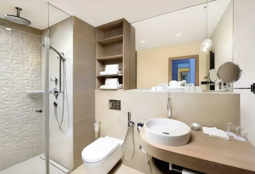 Standard-huone, Lomnica