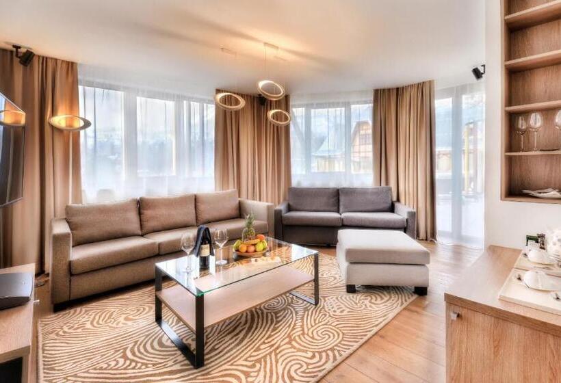 סוויטה, Lomnica