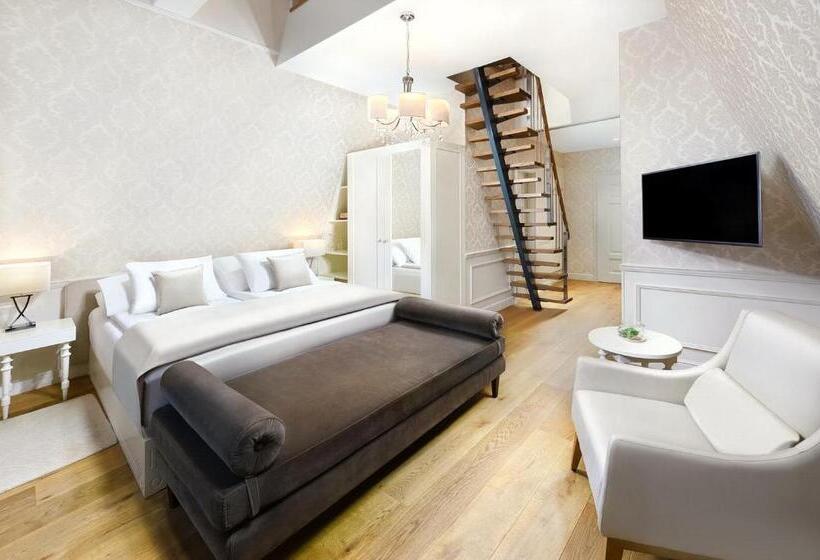 סוויטה, Lomnica