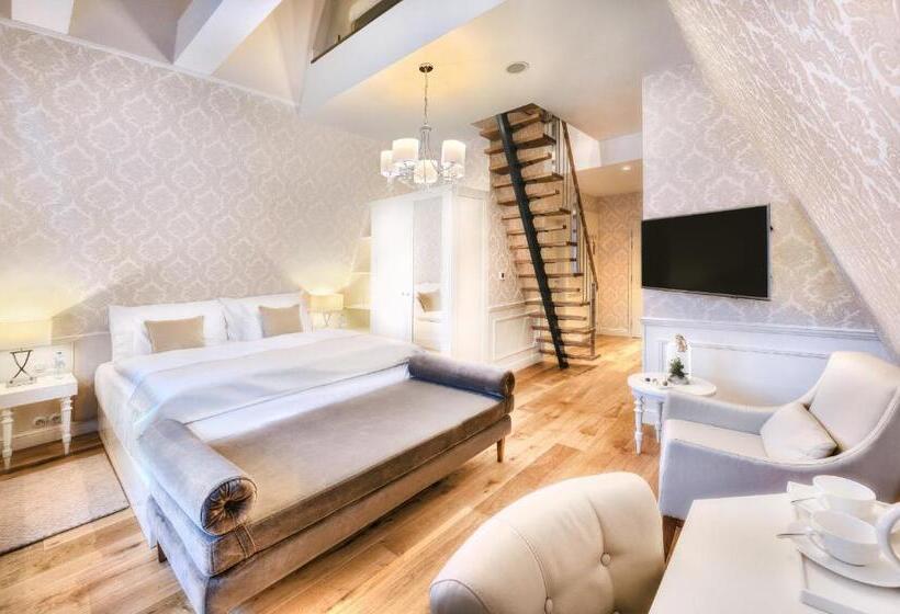 סוויטה, Lomnica