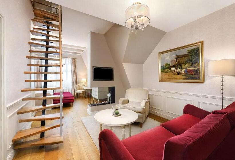 סוויטה, Lomnica