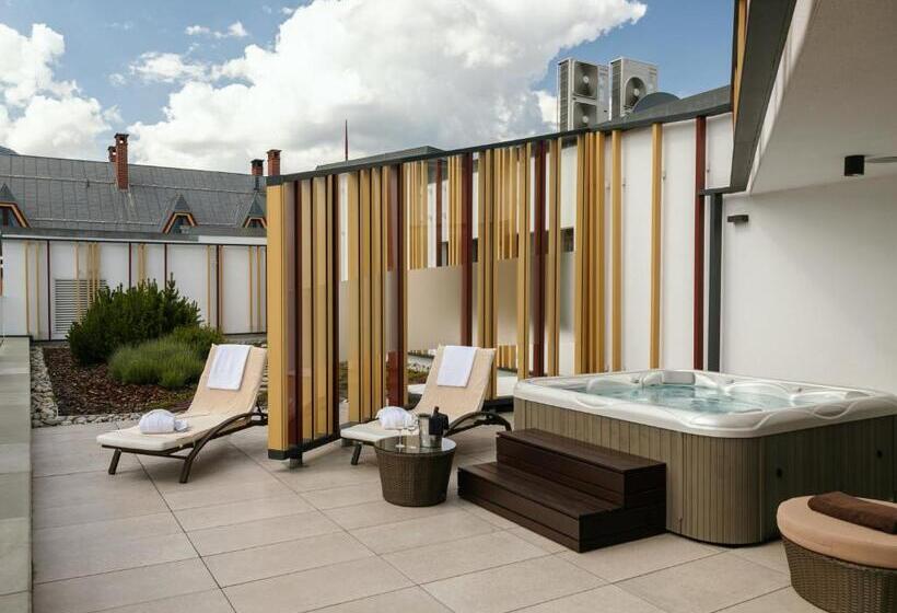 סוויטה, Lomnica