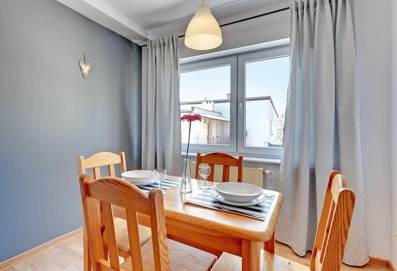 חדר סטנדרטי לארבעה עם חדר אמבטיה משותף, Nice Rooms   Pokoje Gościnne