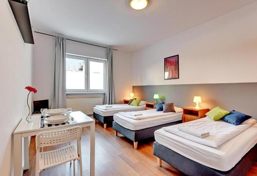 Pokój Standard Trzyosobowy, Nice Rooms   Pokoje Gościnne