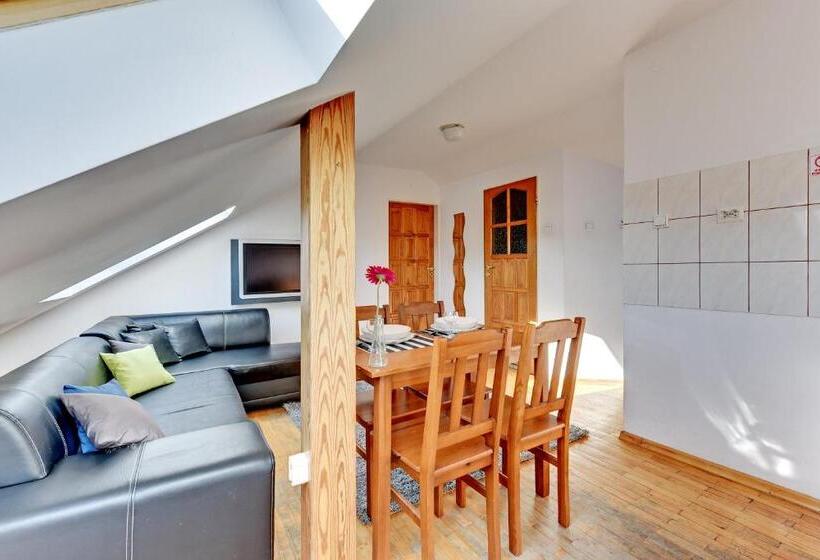 Pokój Czteroosobowy Standard, Nice Rooms   Pokoje Gościnne