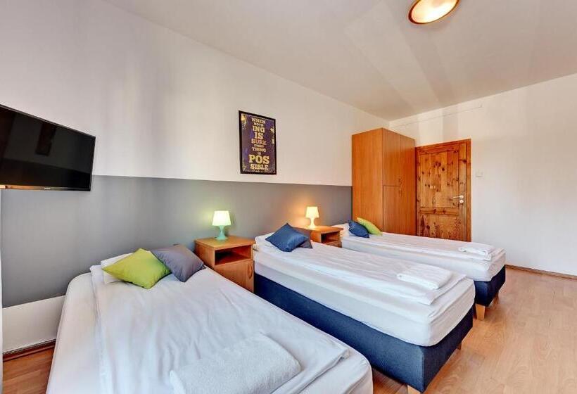 Pokój Czteroosobowy Standard, Nice Rooms   Pokoje Gościnne
