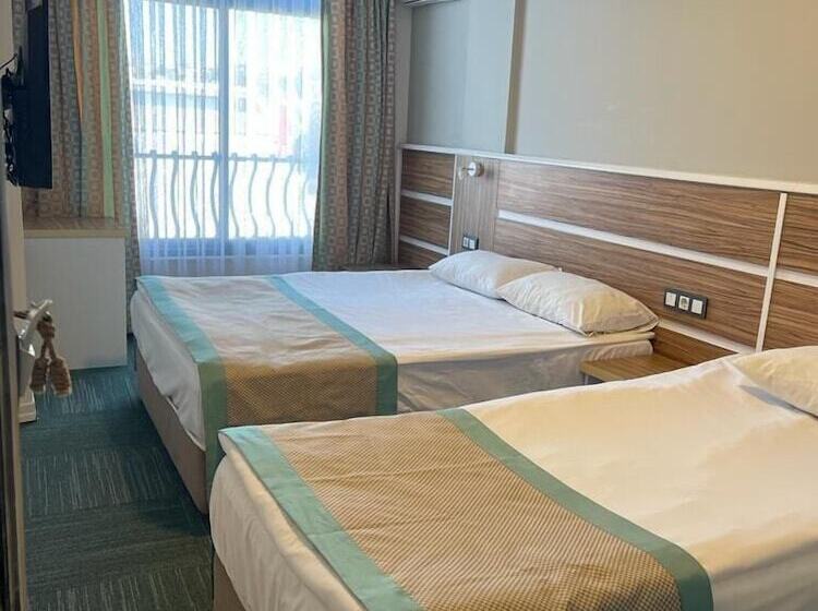 חדר קומפורט לשלושה, Pirlanta Butik