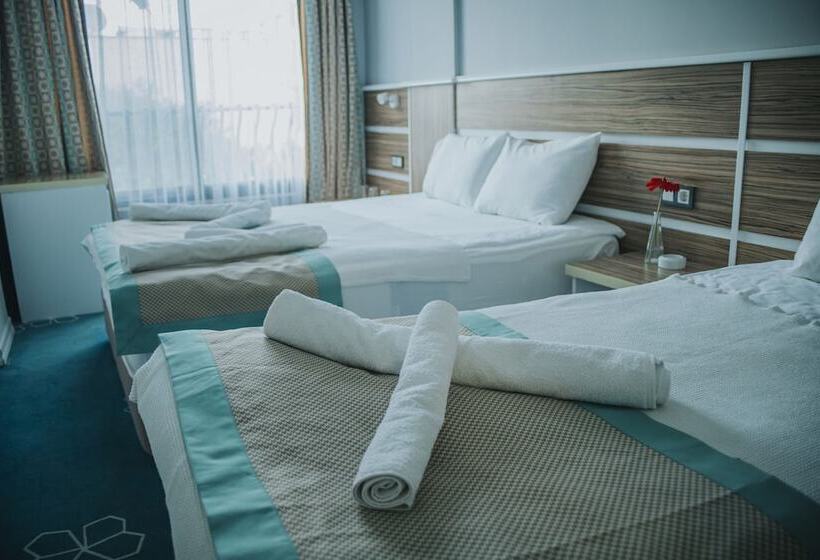 חדר קומפורט לשלושה, Pirlanta Butik