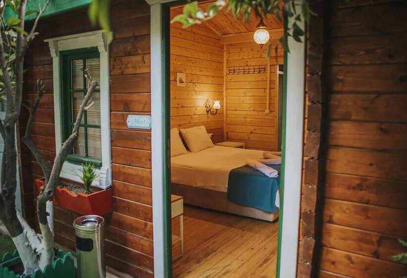 בקתה סטנדרטית, Pirlanta Butik