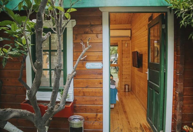 בקתה סטנדרטית, Pirlanta Butik