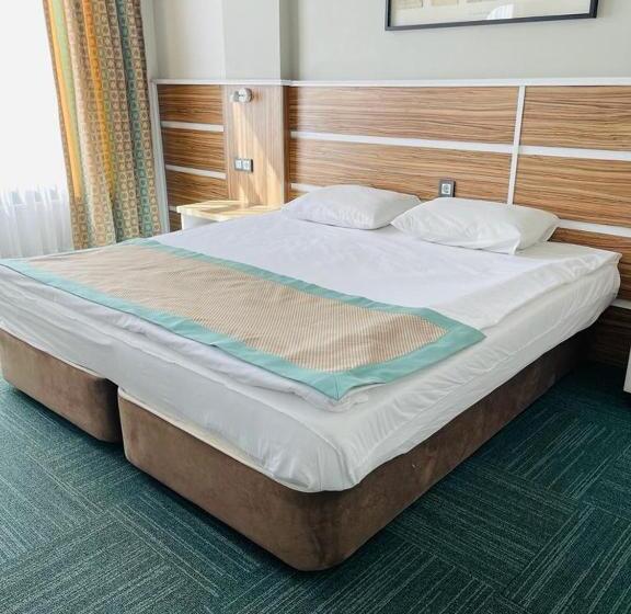 חדר סופריור נוף לגינה, Pirlanta Butik