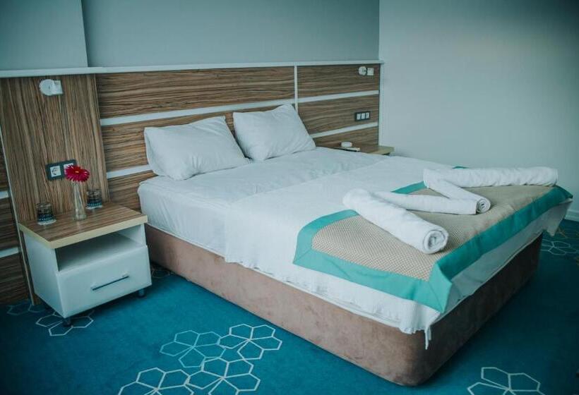 חדר סופריור נוף לגינה, Pirlanta Butik