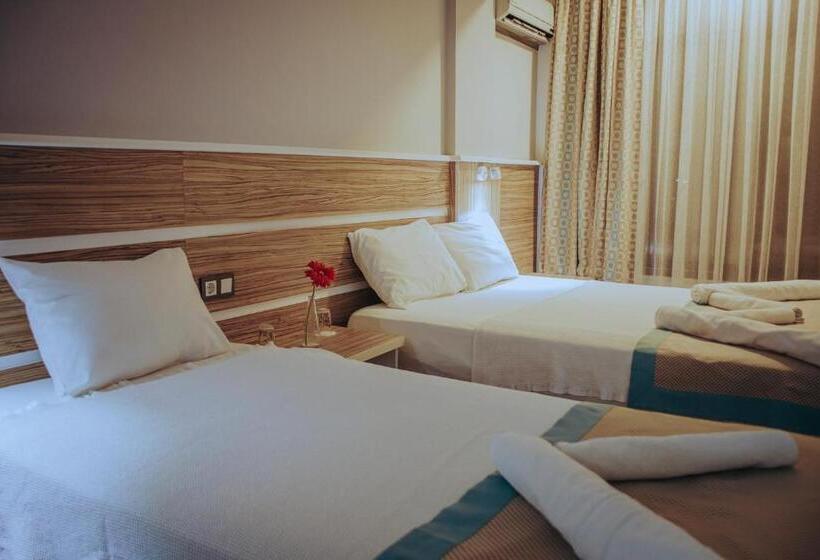 חדר קומפורט לשלושה, Pirlanta Butik