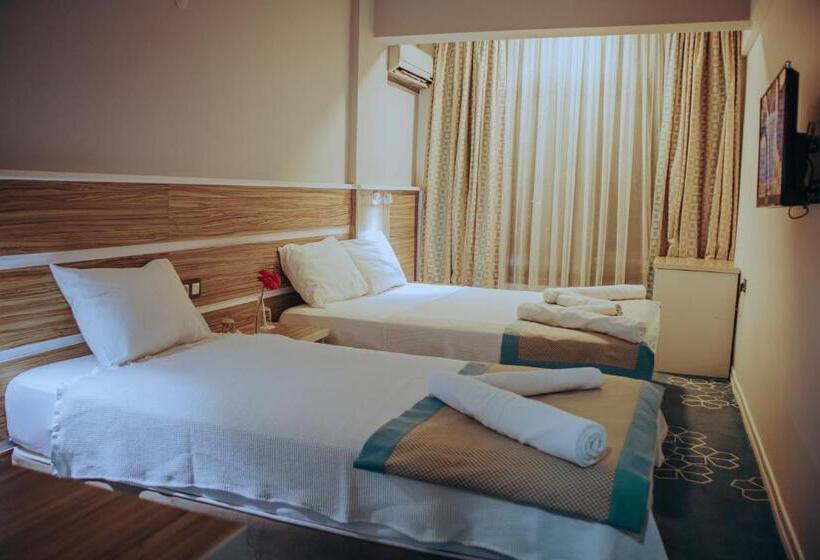 חדר קומפורט לשלושה, Pirlanta Butik