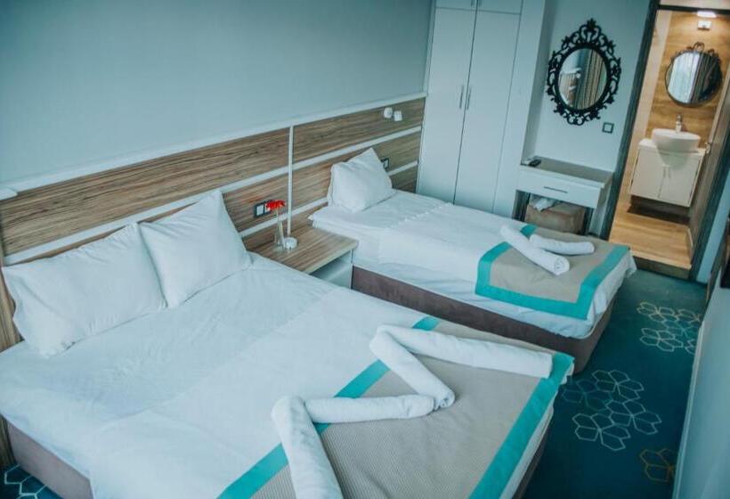 חדר קומפורט לשלושה, Pirlanta Butik