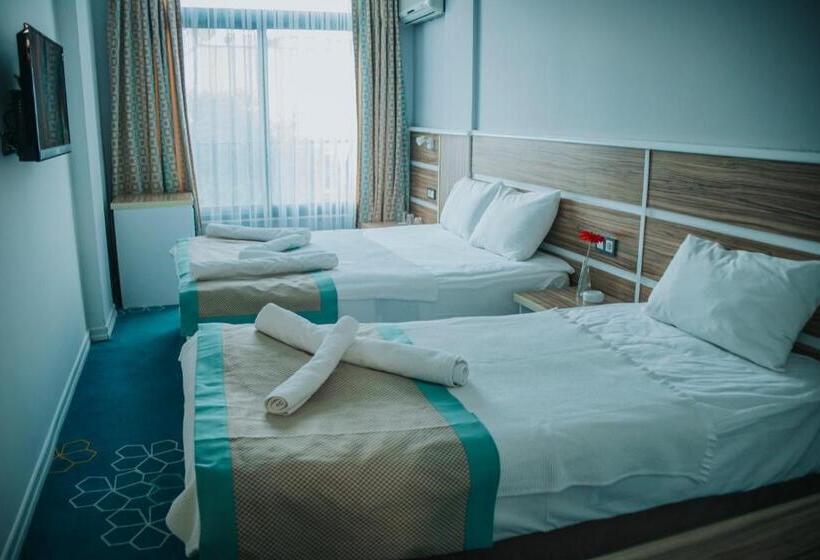 חדר קומפורט לשלושה, Pirlanta Butik