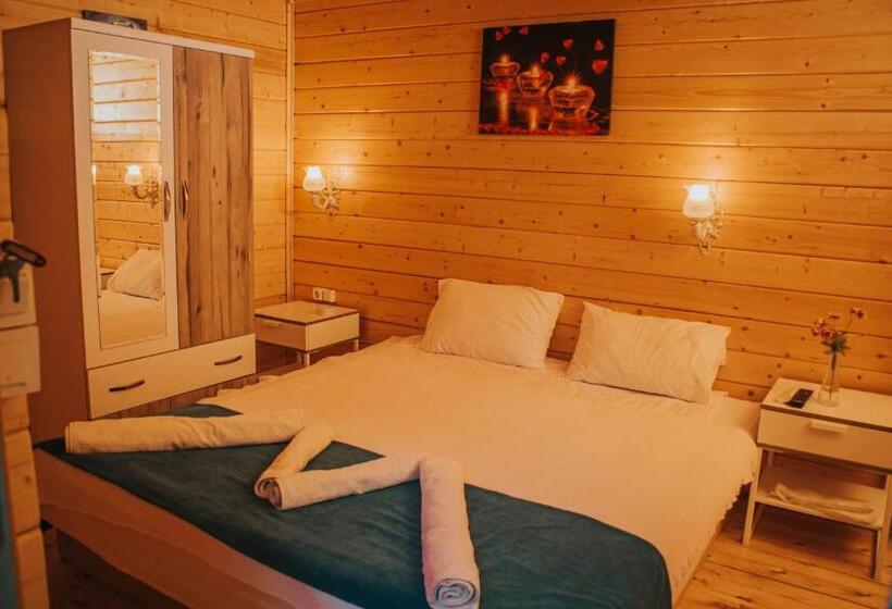 בקתה סטנדרטית, Pirlanta Butik