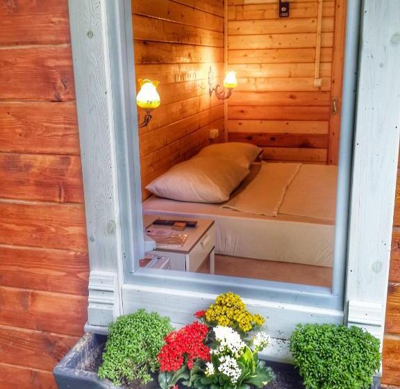 בקתה סטנדרטית, Pirlanta Butik