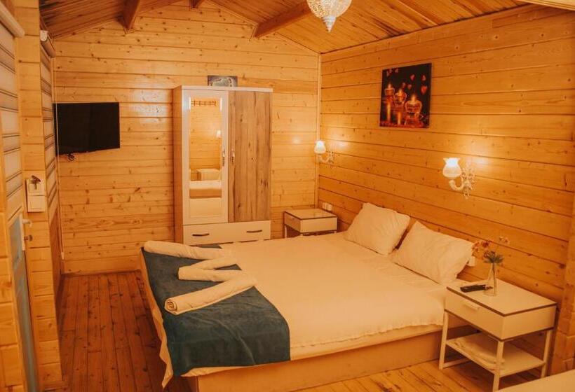 בונגלו משפחתי, Pirlanta Butik