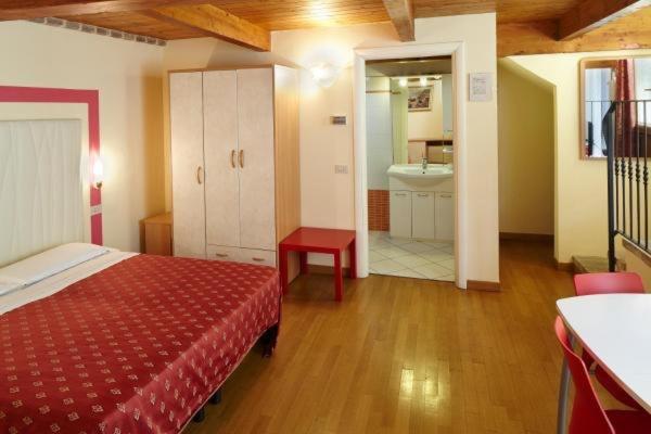 آپارتمان 1 خوابه با بالکن, Residence Cavour 63