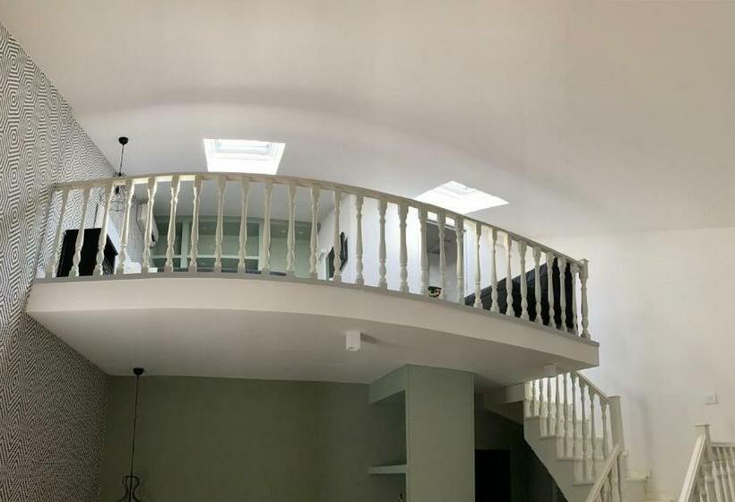 استودیوی سوپریور, Residence Cavour 63