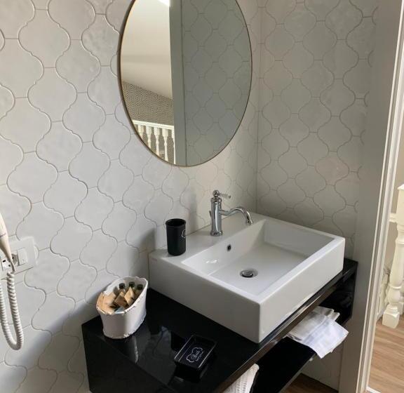 استودیوی سوپریور, Residence Cavour 63
