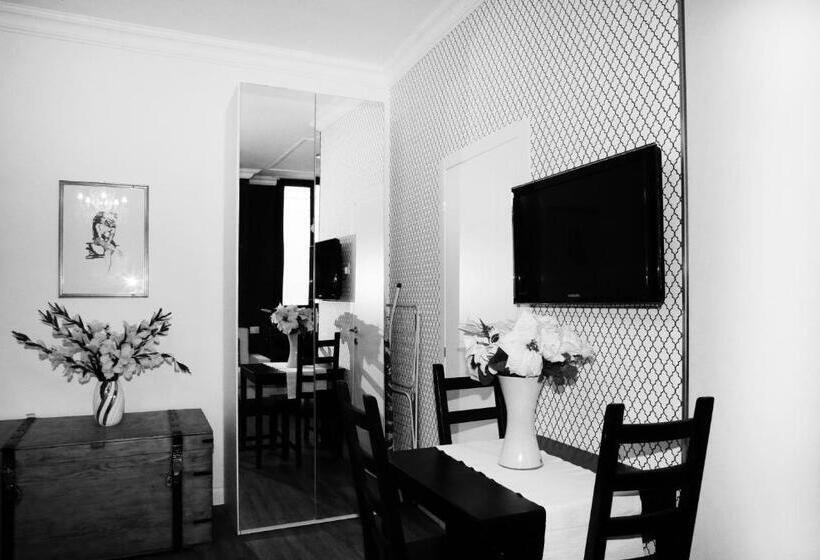 استودیوی استاندارد, Residence Cavour 63