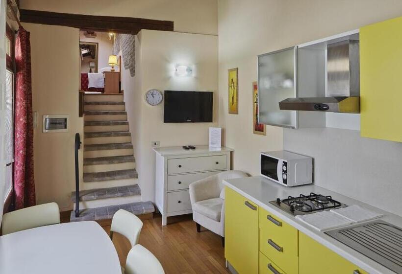 اتاق دوبلکس, Residence Cavour 63