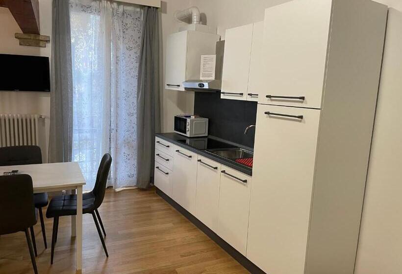 آپارتمان 1 خوابه با بالکن, Residence Cavour 63