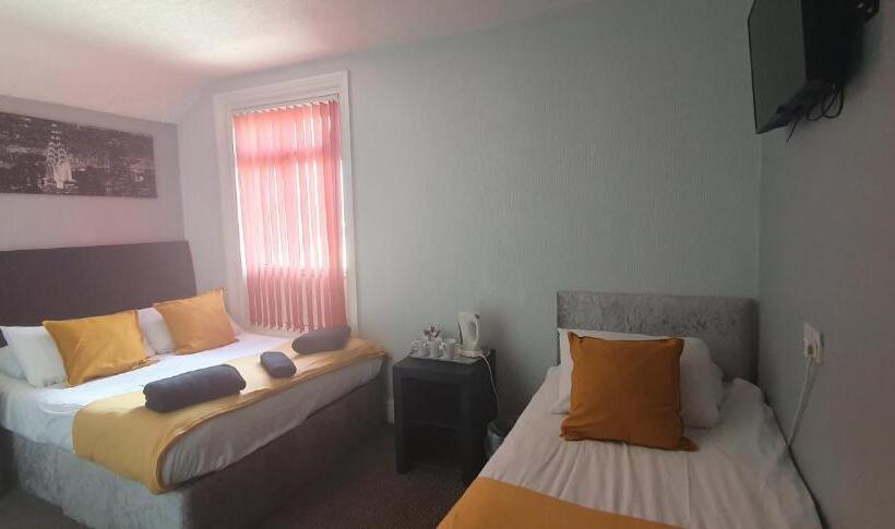 Номер Стандарт Трехместный, Palm Beach Hotel By The Sea