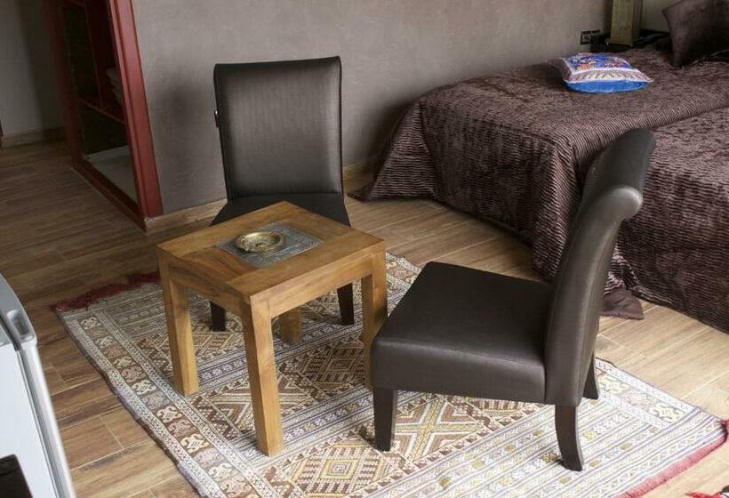 수피리어 테라스 룸, Collier De La Colombe