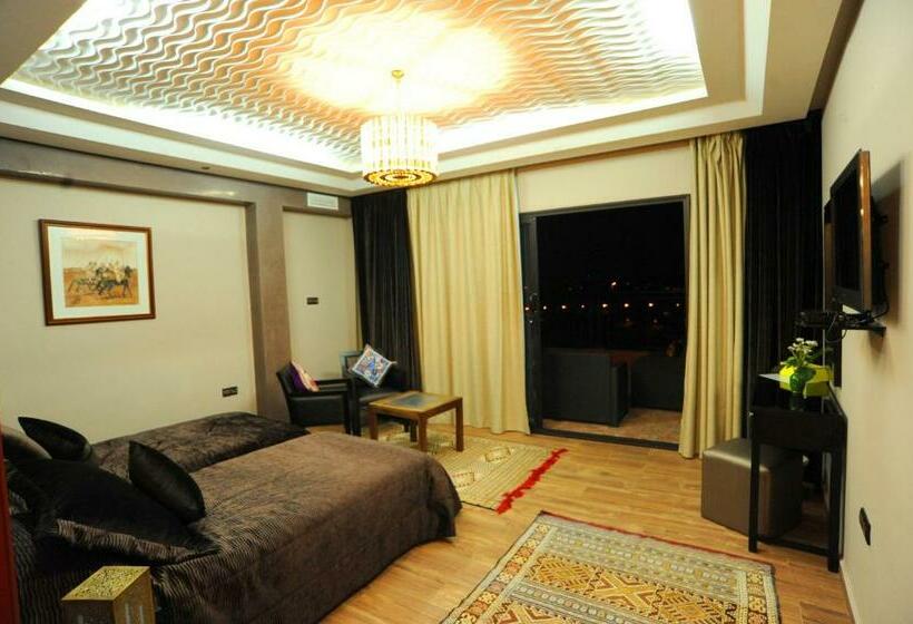 수피리어 테라스 룸, Collier De La Colombe