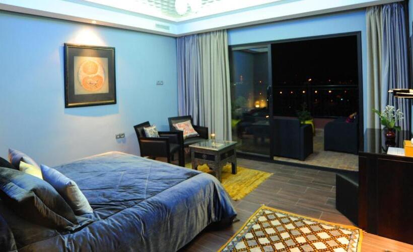 발코니 디럭스 룸, Collier De La Colombe