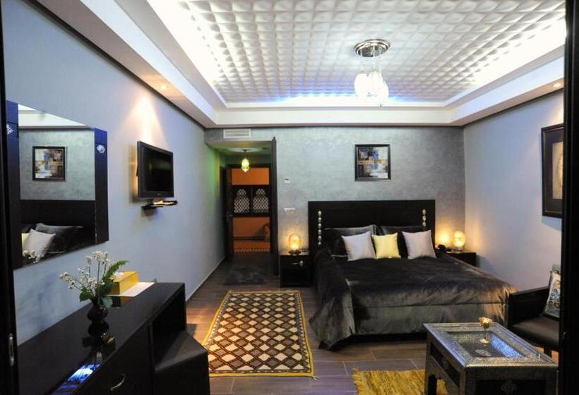 발코니 디럭스 룸, Collier De La Colombe