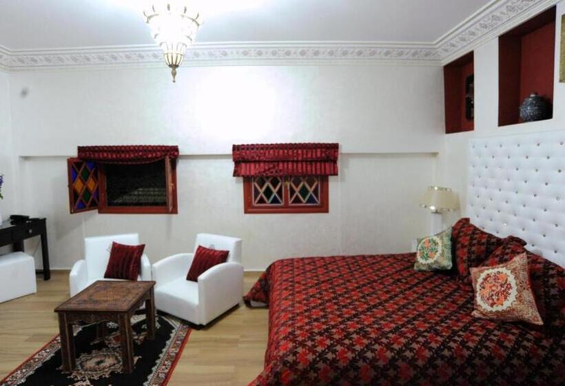 스탠다드 룸 킹사이즈 침대, Collier De La Colombe