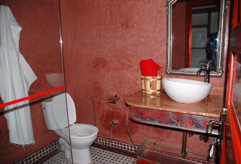 스탠다드 룸 킹사이즈 침대, Collier De La Colombe