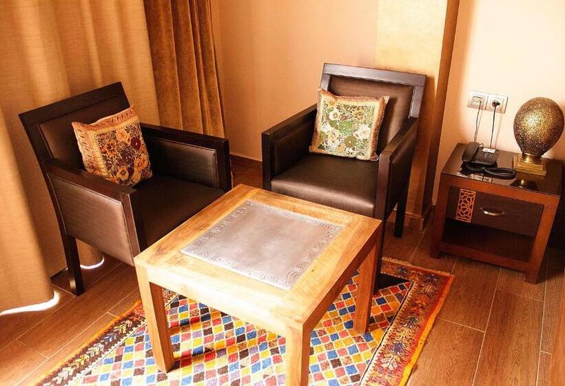 발코니 디럭스 룸, Collier De La Colombe