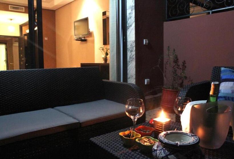 발코니 디럭스 룸, Collier De La Colombe