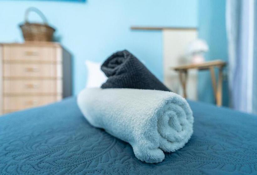 غرفة قياسية مطلّة علي البحر مزوَّدة بشُرفة, Pension More