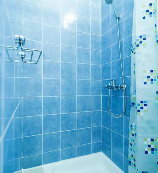 غرفة قياسية مطلّة علي البحر مزوَّدة بتراس, Pension More