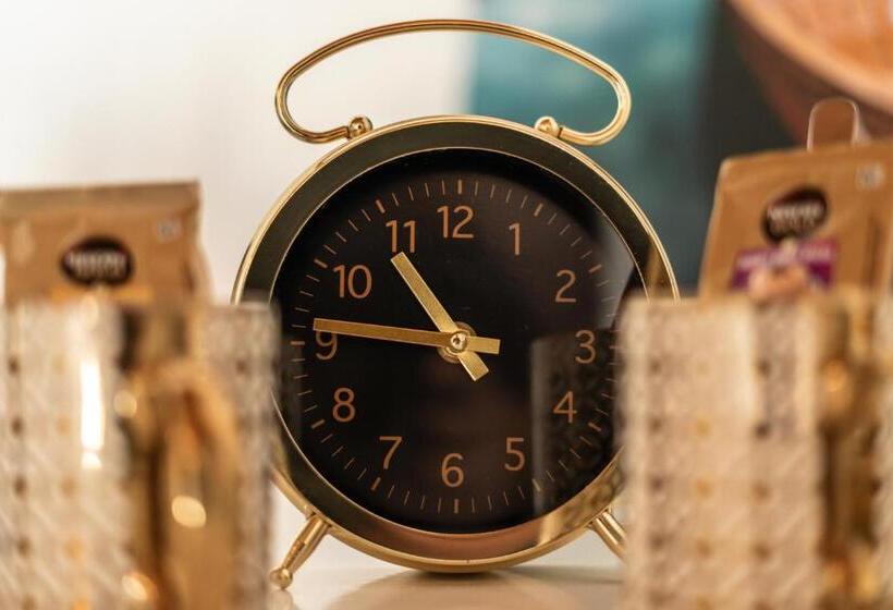 غرفة قياسية مطلّة علي البحر مزوَّدة بتراس, Pension More