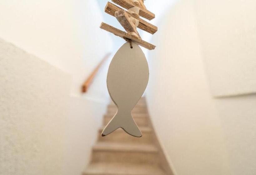 غرفة قياسية مطلّة علي البحر مزوَّدة بتراس, Pension More