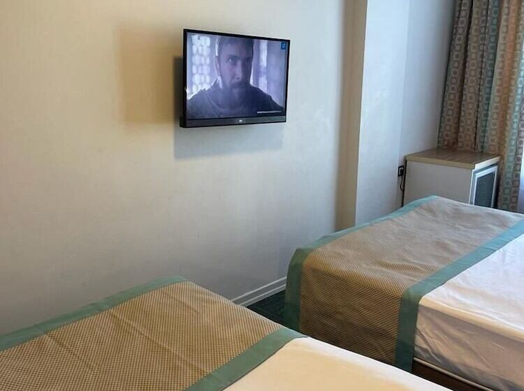 חדר קומפורט לשלושה, Pirlanta Butik